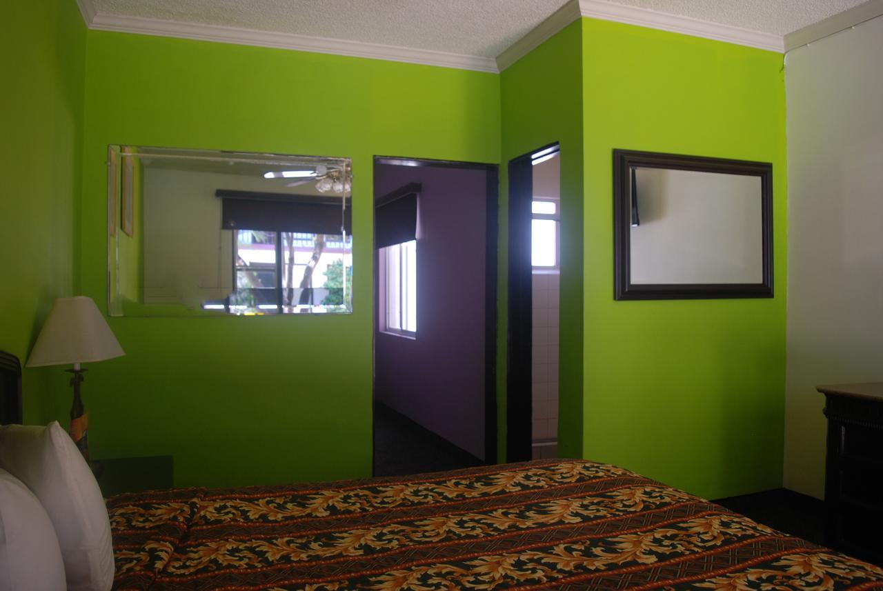 Hotel Suites Royal Tijuana Ngoại thất bức ảnh